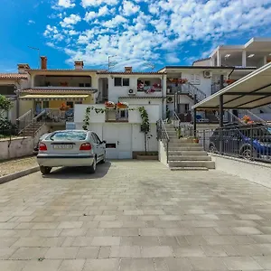 Radan - Near Brulo Beach Apartment